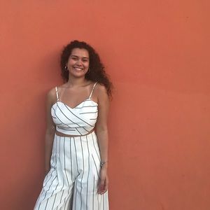 Meet your Posher, Camila